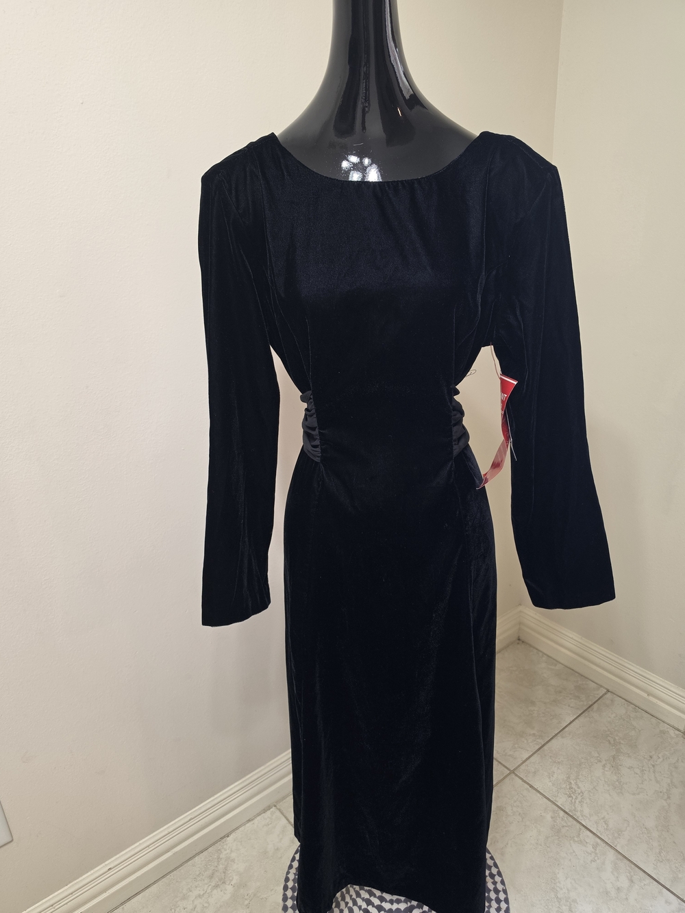Decade Made in USA Black Velvet Long Sleeve Midi Dress